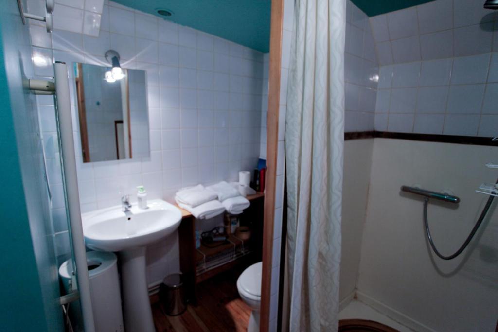 Peniche - Le Nenuphar Hotel Paris Bagian luar foto